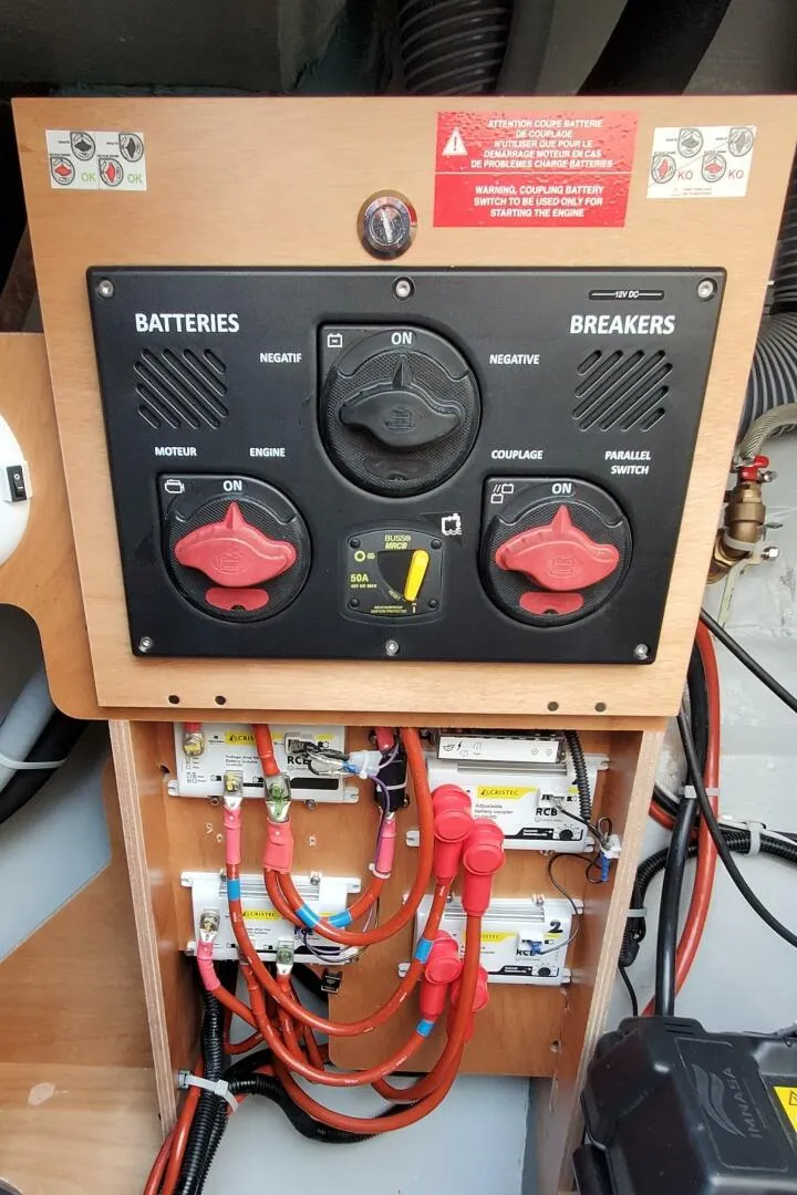 Slide: The Image of Lagoon 43 Owner's Version 2026 - 5673757