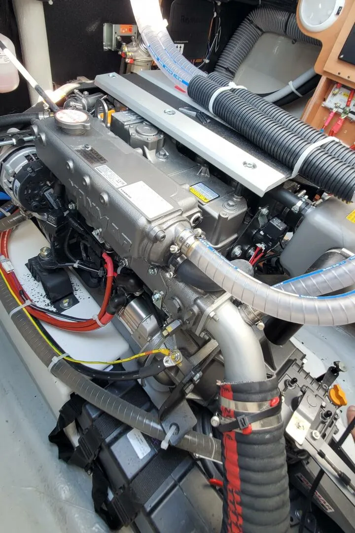 Slide: The Image of Lagoon 43 Owner's Version 2026 - 5673758