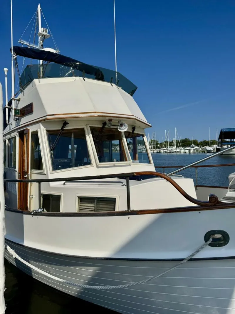 Slide: The Image of 1990 36 Grand Banks Deck (11) - 5676263