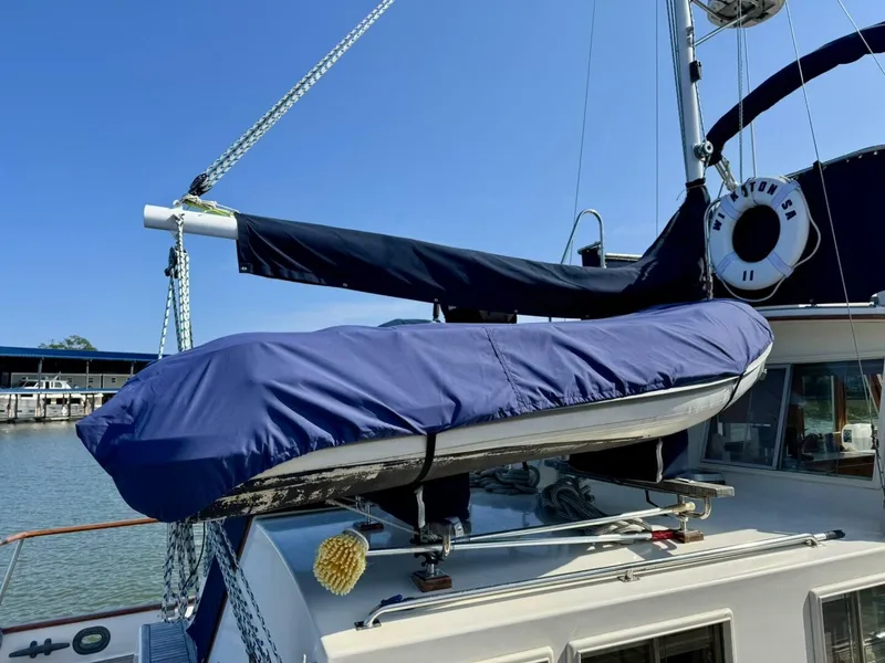 Slide: The Image of 1990 36 Grand Banks Deck (12) - 5676264