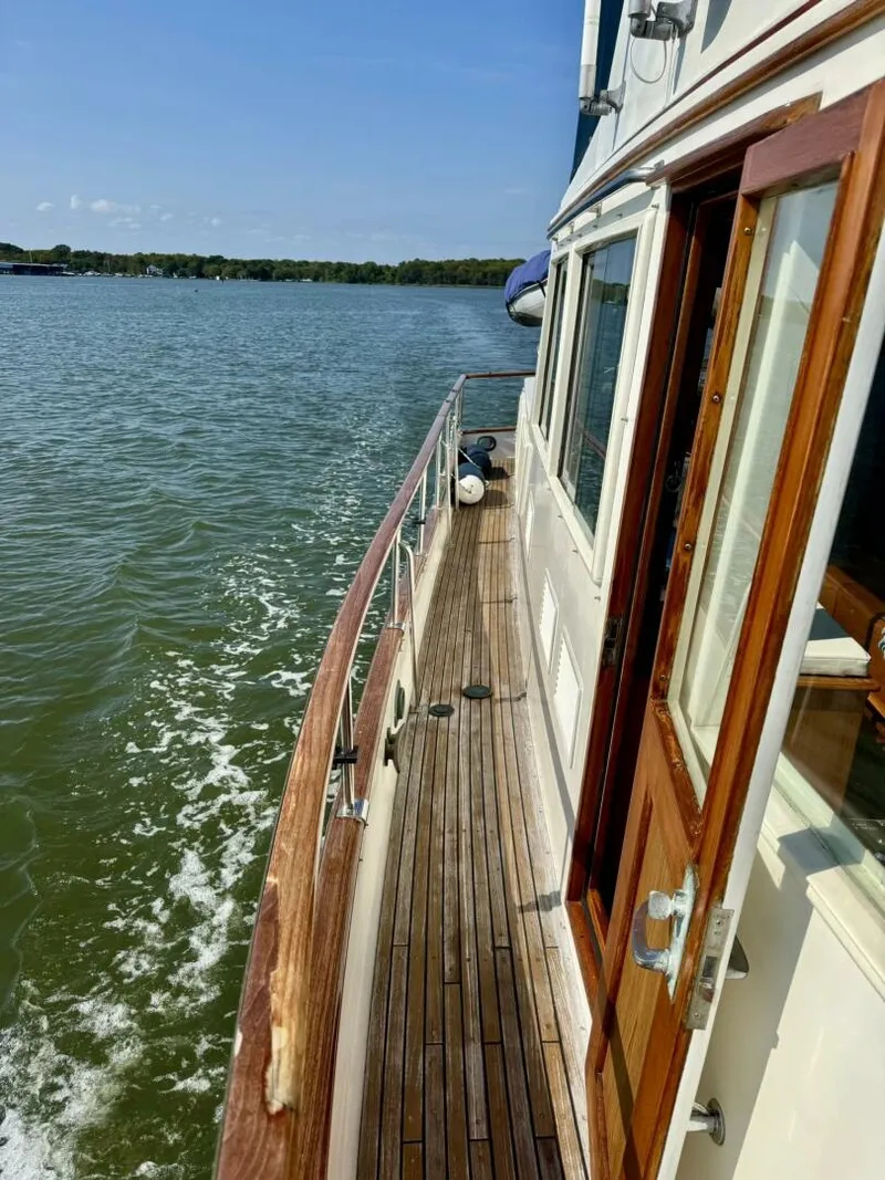 Slide: The Image of 1990 36 Grand Banks Deck (15) - 5676267