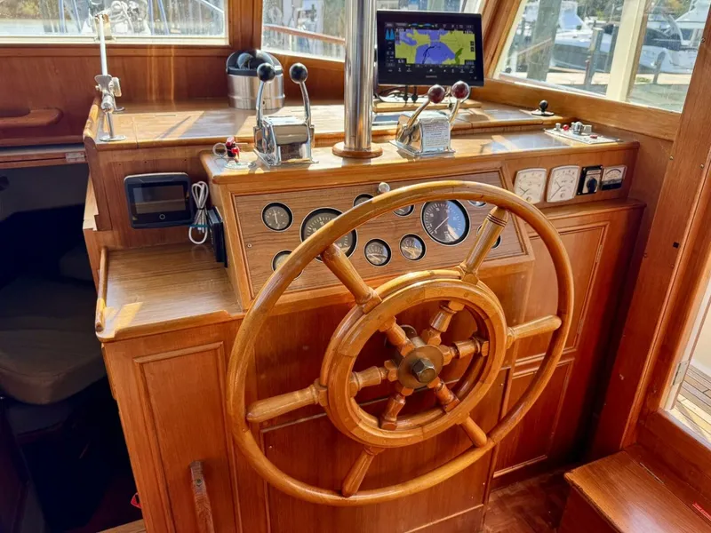 Slide: The Image of 1990 36 Grand Banks Salon Galley (4) - 5676282