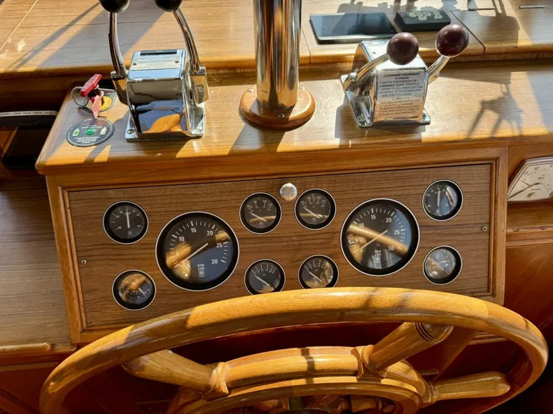 Slide: The Image of 1990 36 Grand Banks Salon Galley (5) - 5676283