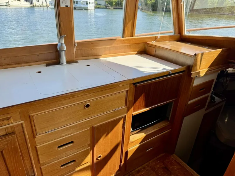 Slide: The Image of 1990 36 Grand Banks Salon Galley (11) - 5676289