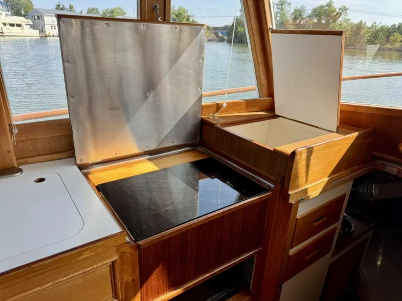 Slide: The Image of 1990 36 Grand Banks Salon Galley (12) - 5676290