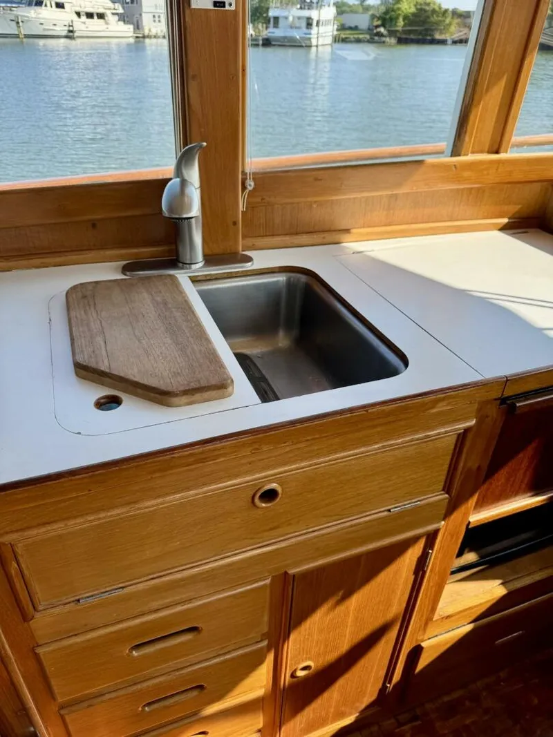 Slide: The Image of 1990 36 Grand Banks Salon Galley (14) - 5676292