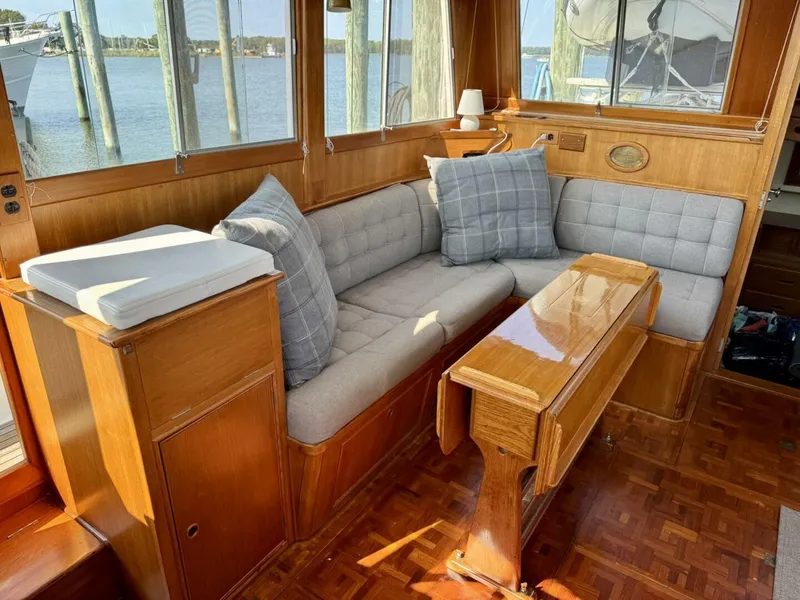 Slide: The Image of 1990 36 Grand Banks Salon Galley (17) - 5676295