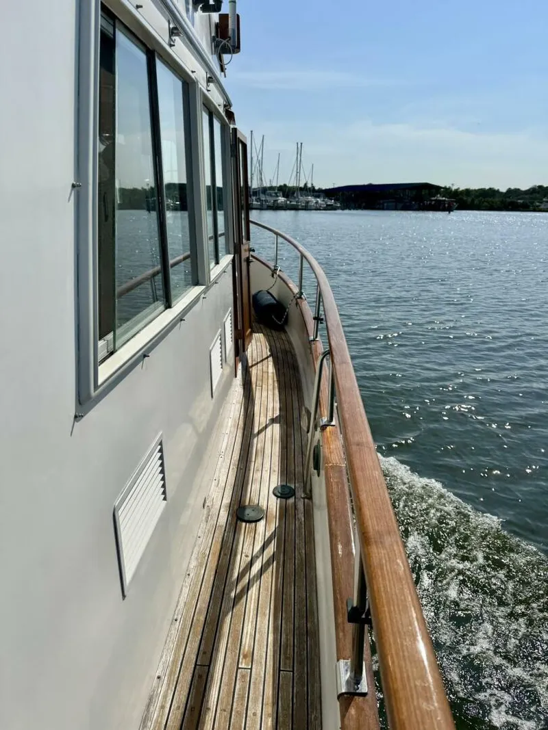 Slide: The Image of 1990 36 Grand Banks Deck (6) - 5676258