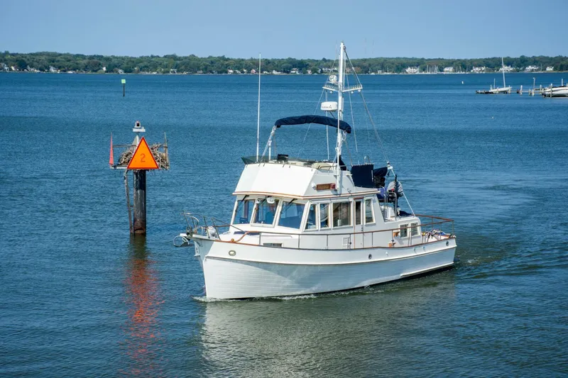 Slide: The Image of 1990 36 Grand Banks Profile  (7) - 5677232