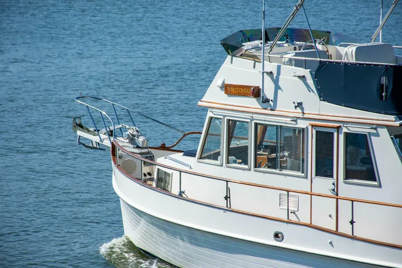 Slide: The Image of 1990 36 Grand Banks Profile  (11) - 5677236