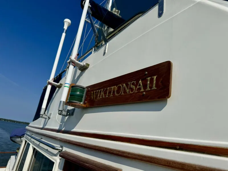 Slide: The Image of 1990 36 Grand Banks Deck (9) - 5676261