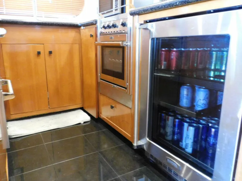 Slide: The Image of Carver 570 Voyager Pilothouse 2002 - 5674824