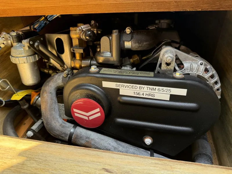 Slide: The Image of Horizon Cat Yanmar Diesel - 5675047