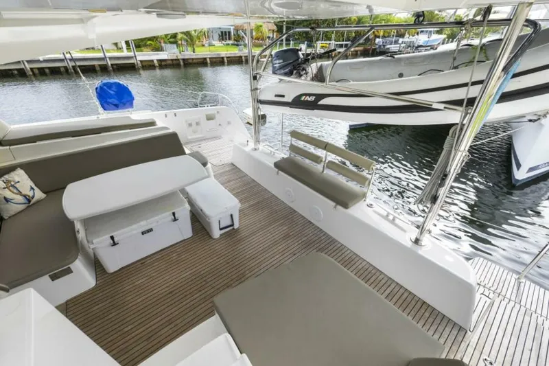 Slide: The Image of Lagoon 42 2020 - 5676085