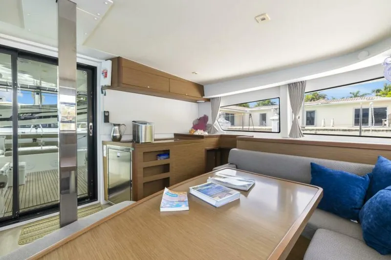 Slide: The Image of Lagoon 42 2020 - 5676090