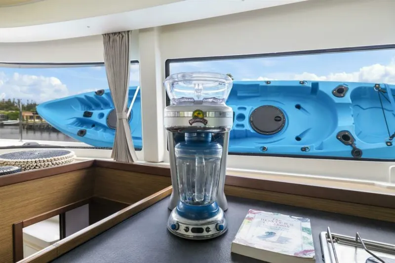 Slide: The Image of Lagoon 42 2020 - 5676092