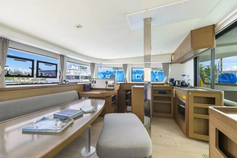 Slide: The Image of Lagoon 42 2020 - 5676093