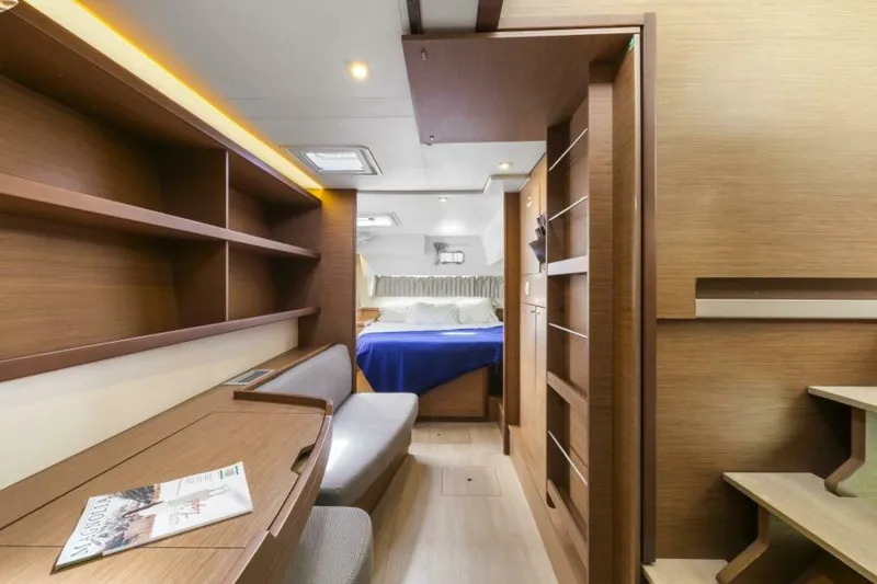 Slide: The Image of Lagoon 42 2020 - 5676098