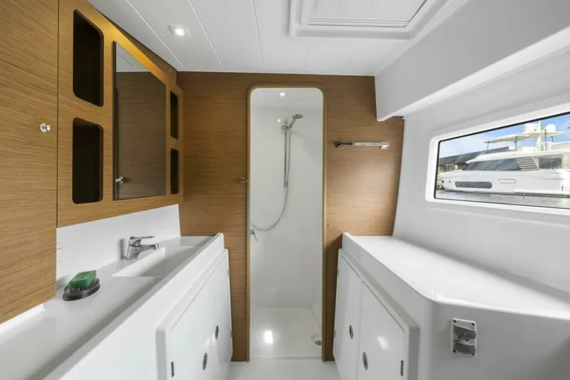 Slide: The Image of Lagoon 42 2020 - 5676099