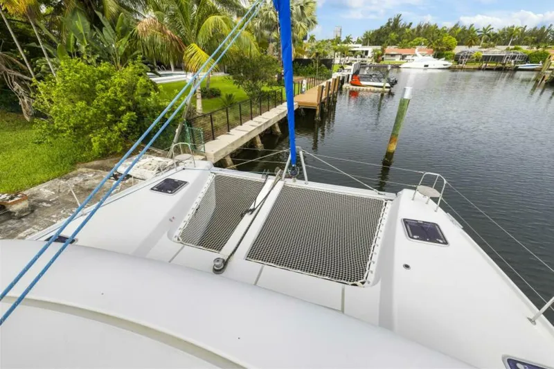 Slide: The Image of Lagoon 42 2020 - 5676109