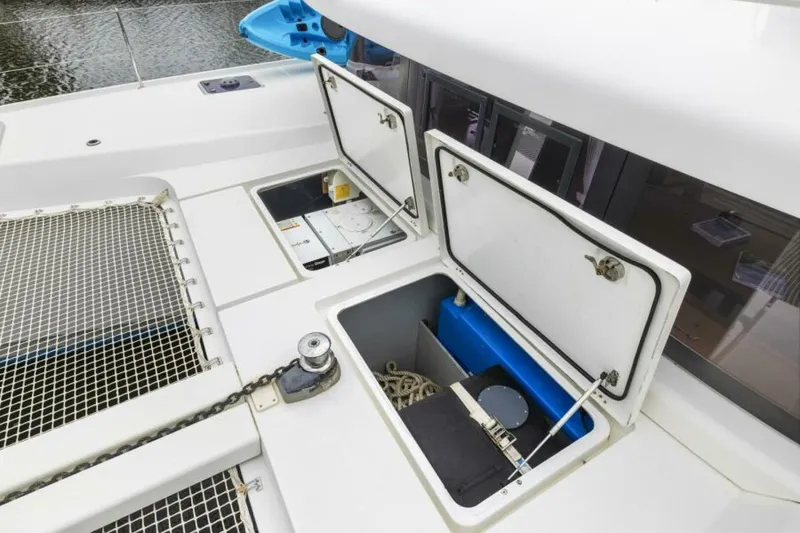 Slide: The Image of Lagoon 42 2020 - 5676114