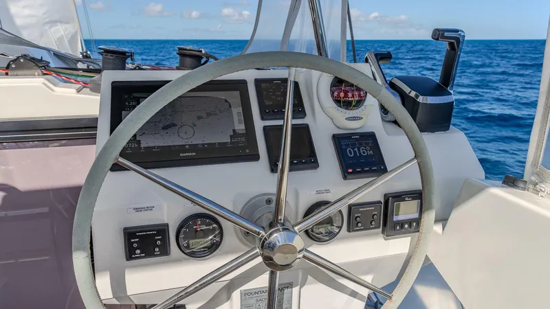 Slide: The Image of Happy Here Ext Helm 4 - 5676438