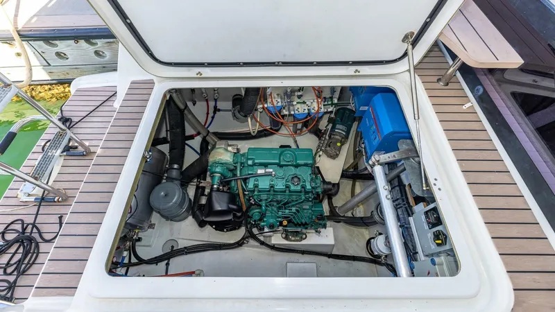 Slide: The Image of Happy Here Engine 1 - 5676485