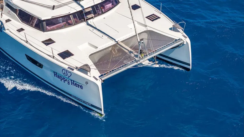 Slide: The Image of Happy Here Starboard Bow - 5676426