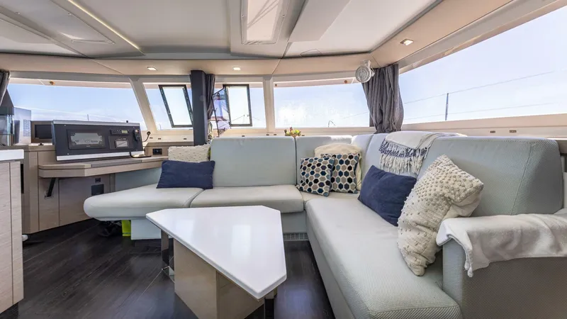 Slide: The Image of Happy Here   Int Salon 3 - 5676470