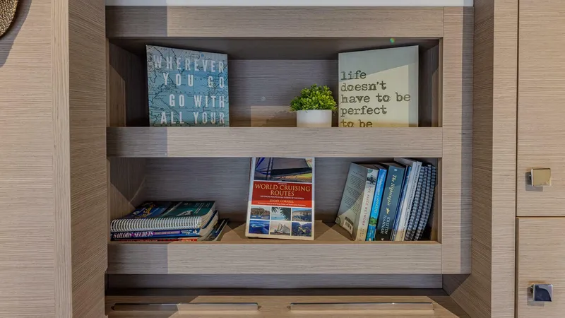 Slide: The Image of Happy Here   Int Cabin Maestro 5 - 5676456