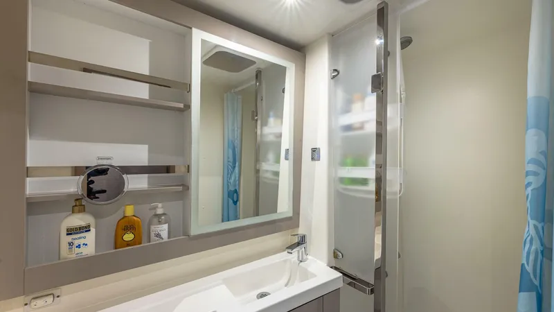 Slide: The Image of Happy Here   Int Guest 9 - 5676476