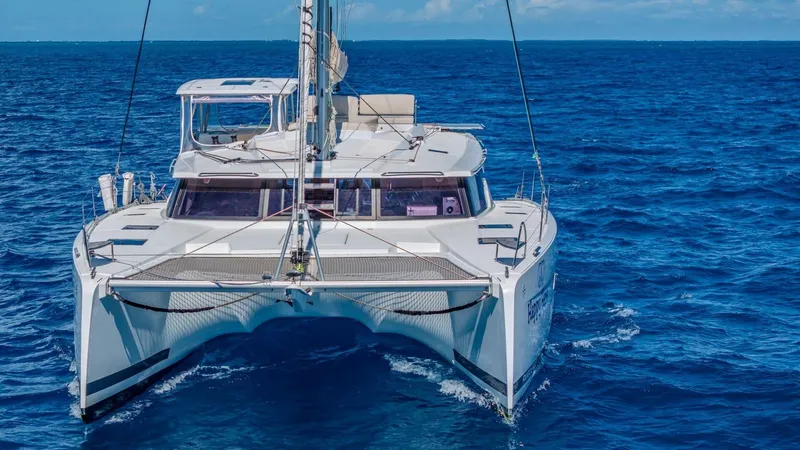 Slide: The Image of Happy Here Sailing Bow - 5676415