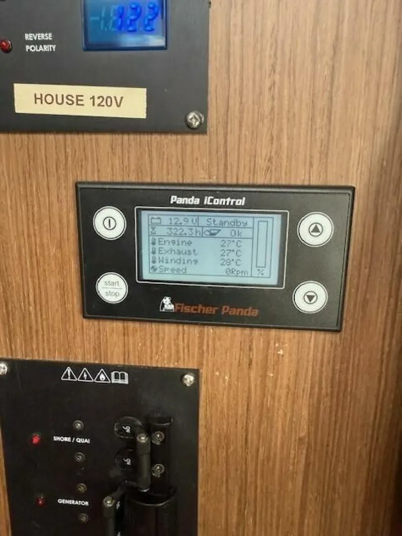 Slide: The Image of 2024 Beneteau Antares 11Hours On Gen Generator Hours - 5676324