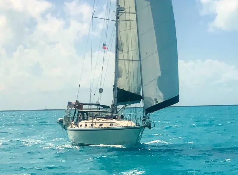 The Image of 2005 Caliber 40 LRC SE Mer Du Jour Main Profile 2005 Caliber 40 LRC SE "Mer Du Jour" offered by Ward Yacht Sales - 5687532