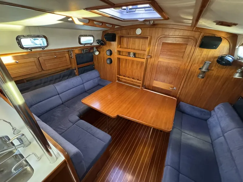 Slide: The Image of Salon 2005 Caliber 40 LRC salon with open salon table - 5739397