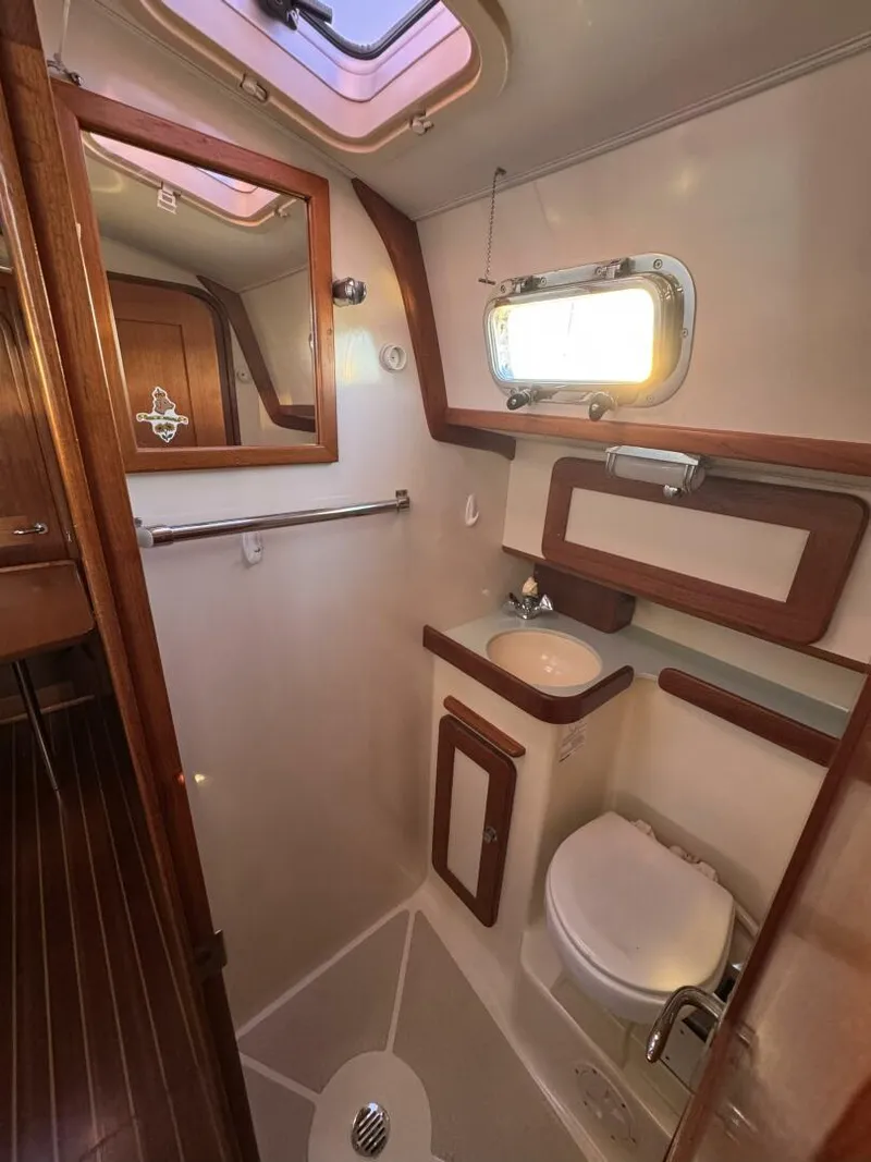 Slide: The Image of Aft Head 1 - 5739374