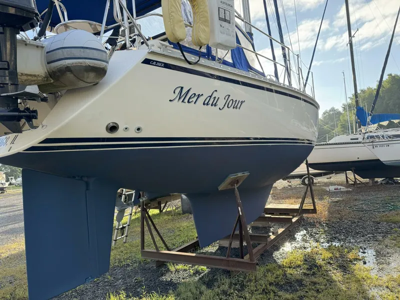 Slide: The Image of Stern 2005 Caliber 40 LRC SE "Mer Du Jour" offered by Ward Yacht Sales - 5676793