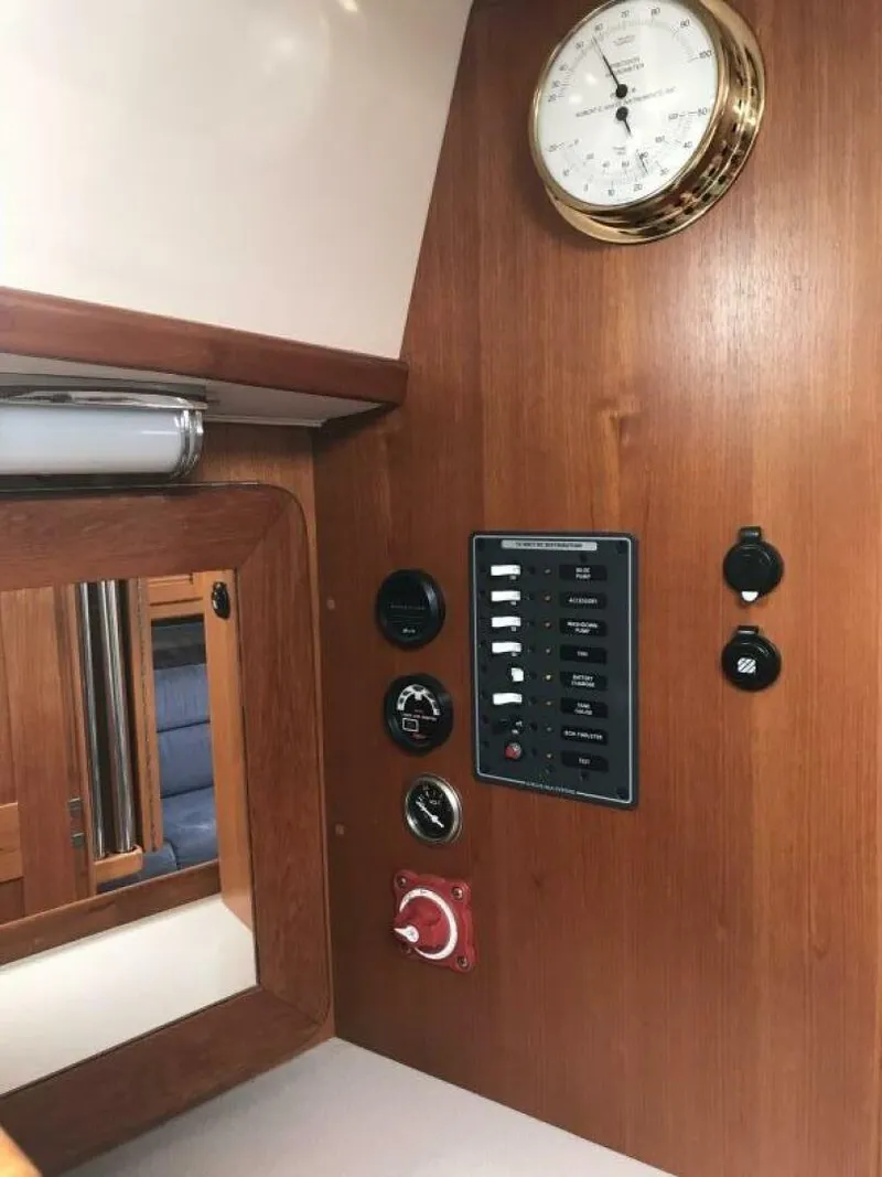 Slide: The Image of Bulkhead and Vanity - 5678124