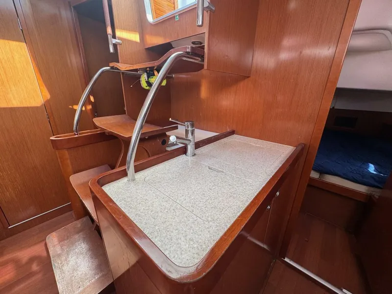 Slide: The Image of Beneteau Oceanis 50 2011 - 5697144