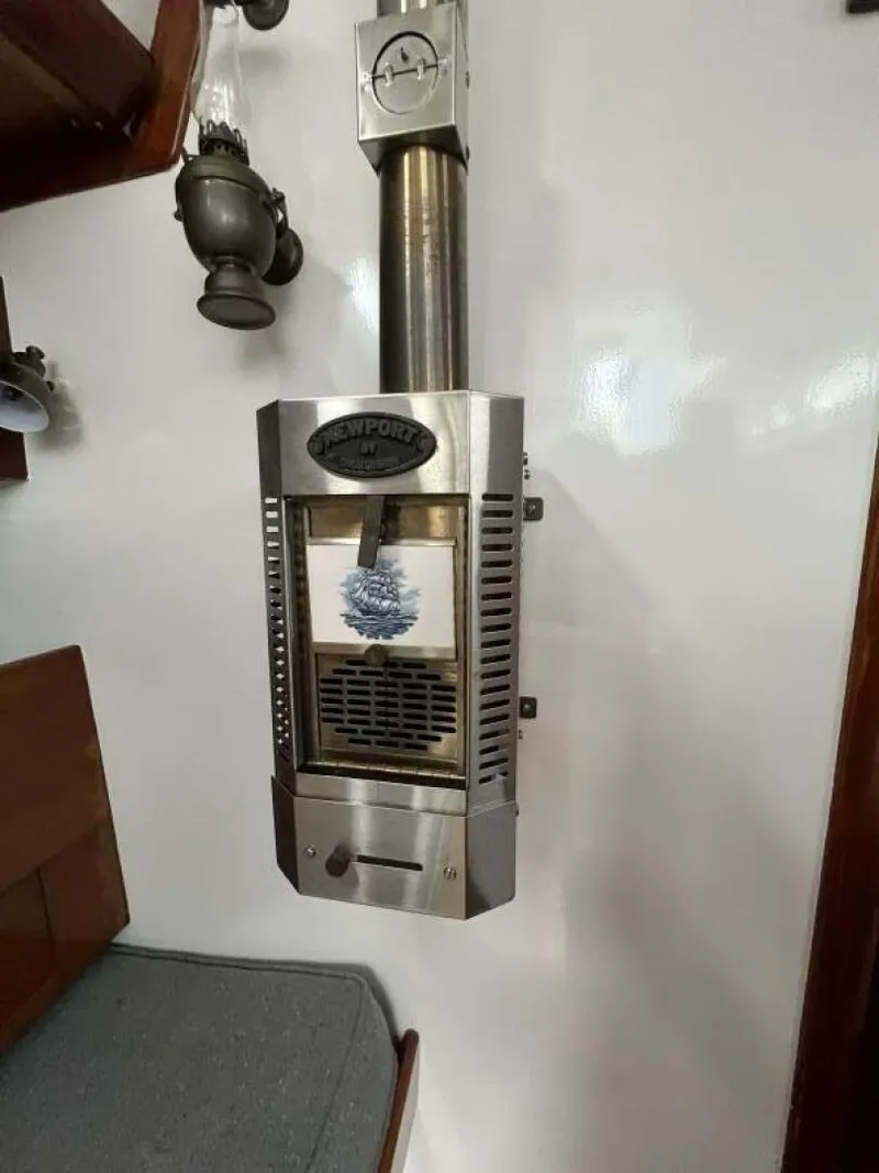 Slide: The Image of Hinckley Yachts B-40 1960 - 5677126