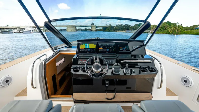 Slide: The Image of Pardo Yachts 43 Walkaround 2024 - 5788712