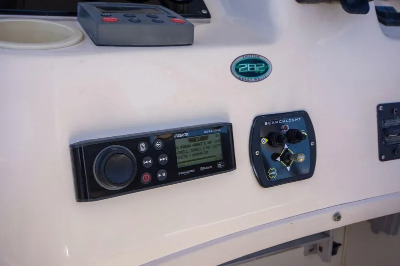 Slide: The Image of Grady-White Sailfish 282 2004 - 5677767