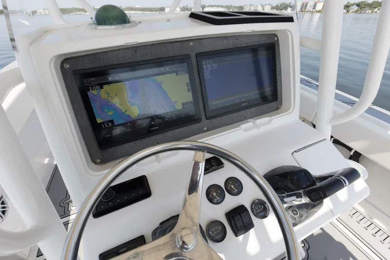 Slide: The Image of 2004 31 Jupiter 31FS Smoke Show Helm (3) - 5678046