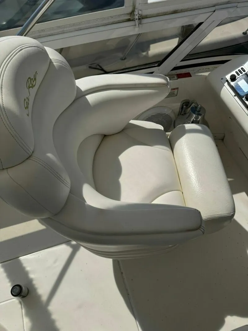 Slide: The Image of Sea Ray 420 Aft Cabin 1999 - 5677908