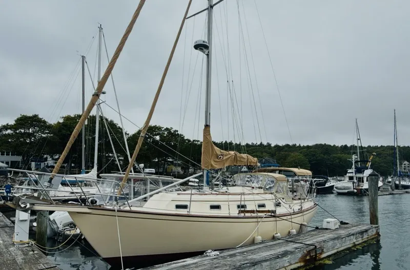 The Image of Island Packet 32 1992 - 5683114