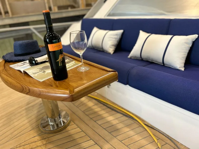 Slide: The Image of Bow seating - 5678091