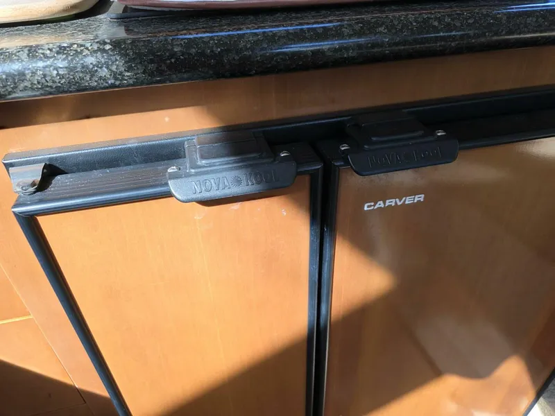 Slide: The Image of Carver 41 Cockpit Motoryacht 2005 - 5678470