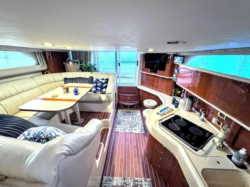 Slide: The Image of Sea Ray 450 Express Bridge 2000 - 5678223