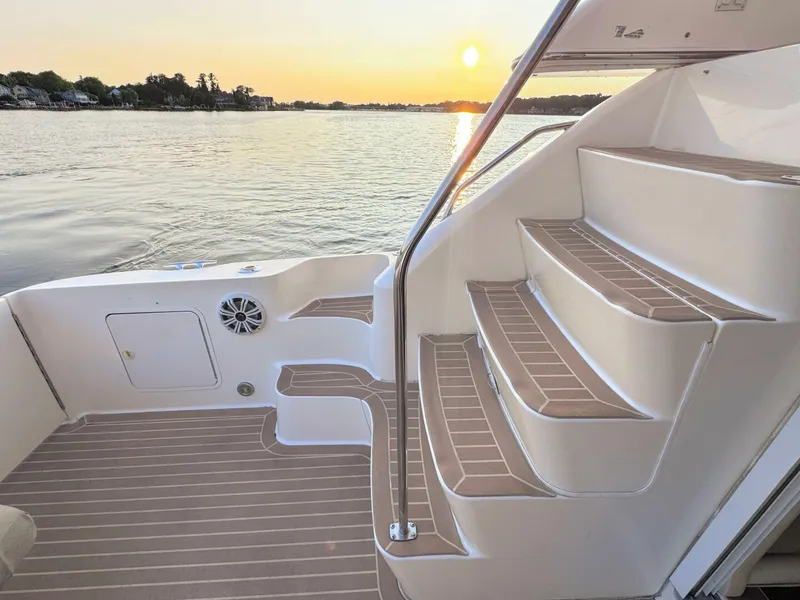 Slide: The Image of Sea Ray 450 Express Bridge 2000 - 5678246