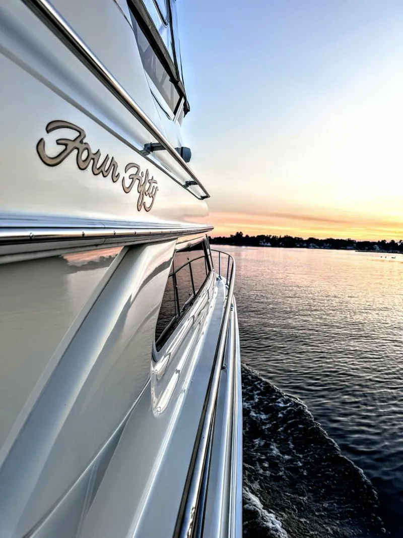 Slide: The Image of Sea Ray 450 Express Bridge 2000 - 5678262